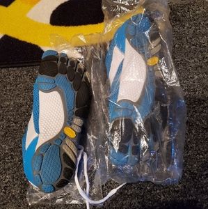 New - No tags - Women's Vibram FiveFingers